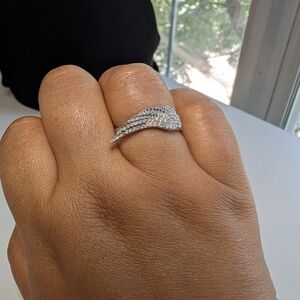 Elegant Silver Wing Design Ring